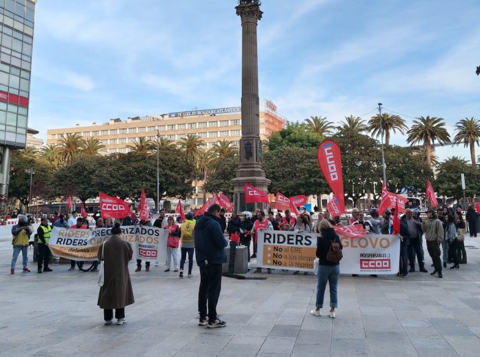 Concentracion de traballadores de Glovo na Coruna-Foto-@EloyTP
