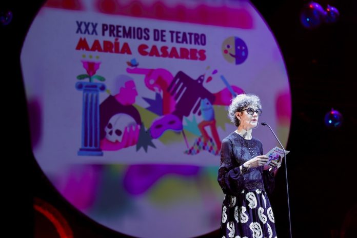 Eva Forneas presidenta da AAAG nos Premios Maria Casares