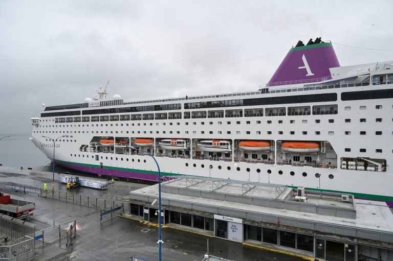 Sanidade Exterior autoriza o desembarco na Coruña do cruceiro ‘Ambition’ tras o brote de gastroenterite