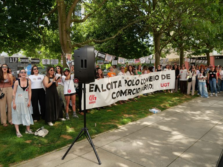 Persoal do comercio esixe á patronal da Coruña un acordo marco que blinde convenios provinciais