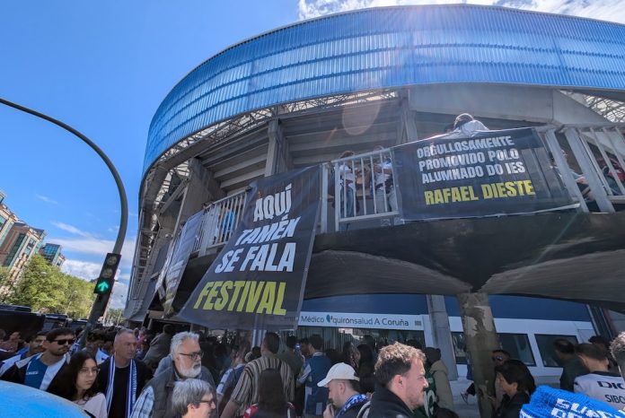 Aqui tamen se fala en Riazor