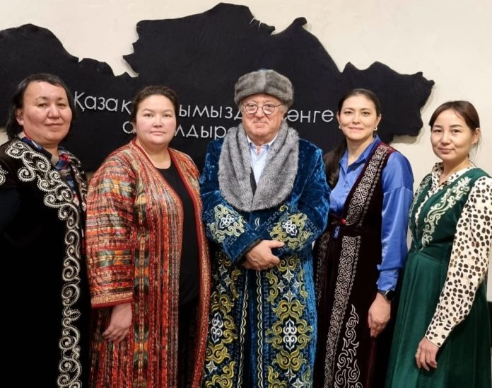 Ricardo Garcia Mira da UDC en Casaquistán e Uzbekistán