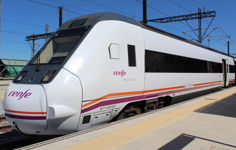 A estación de tren da Coruña comeza este venres un mes de cortes por obras no que Renfe fretará buses