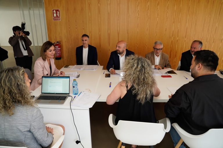 A Xunta propón crear unha Área de Prestación Conxunta de taxi na Coruña e na súa comarca
