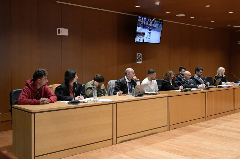 Yoel Quispe faleceu por un taponamiento cardíaco tras unha puñalada mortal, segundo os forenses no xuízo