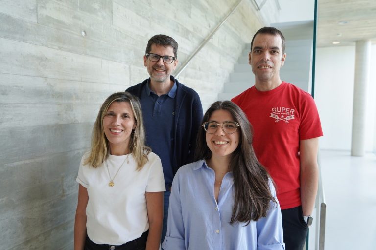 Investigadores da UDC avanzan nun novo sistema para levar material xenético ao interior das células