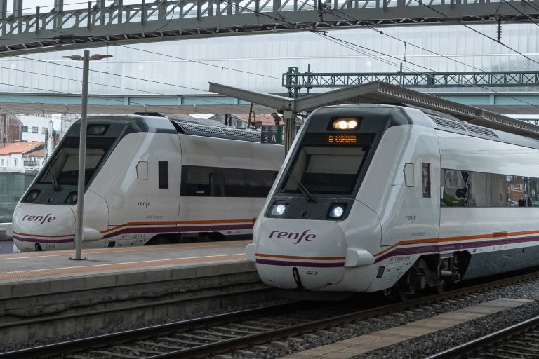 Renfe modifica o horario de dez trens da Coruña por unha nova fase das obras na estación