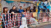 Accion da Plataforma Salvemos os Murais de Lugris no edificio da Rua Olmos