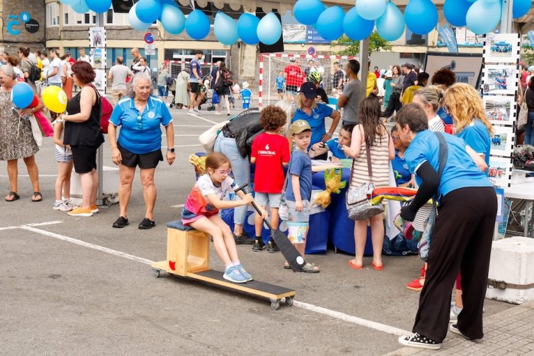 90 entidades encheron as rúas das 60 modalides deportivas que se practican na cidade