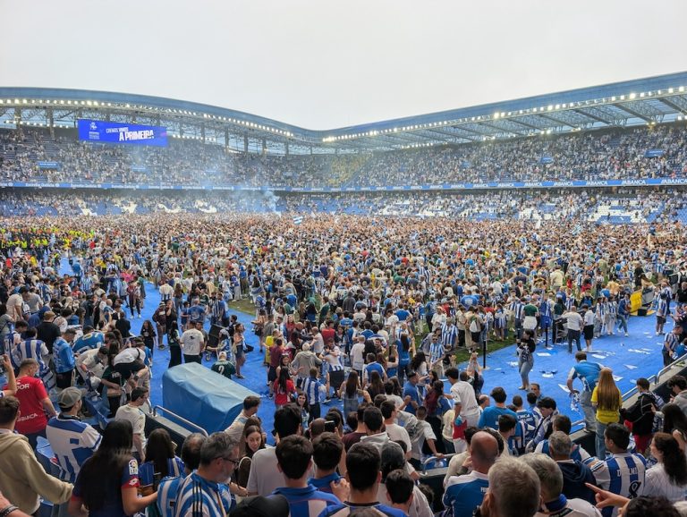 E A Coruña invadiu Primeira