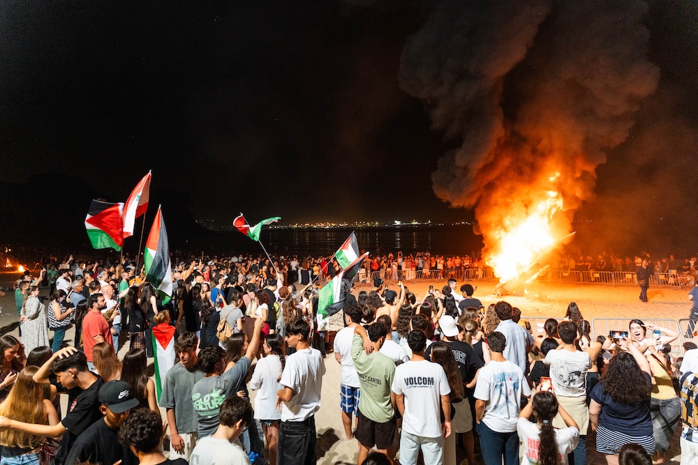 Oleiros manda ao inferno a Trump e Netanyahu poe San Xoan 2