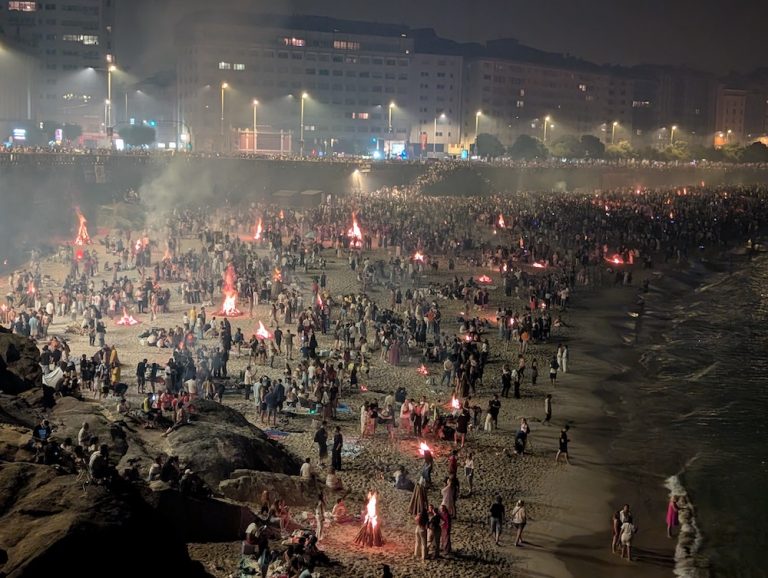 200.000 persoas celebraron o San Xoán nas praias e nas rúas da cidade