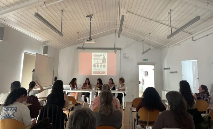 Soterrando o machismo no eido dixital- nace a campaña ‘AllWomen’
