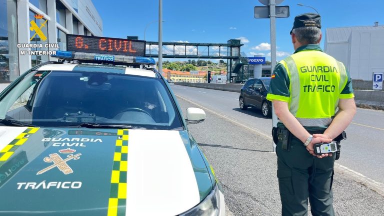 Foxen dun control,  teñen un accidente en Cambre e dan positivo no test de alcoholemia