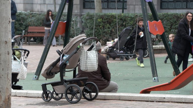 Condenado un despacho de avogados na Coruña para cesar toda actividade publicitaria sobre a xestación por substitución