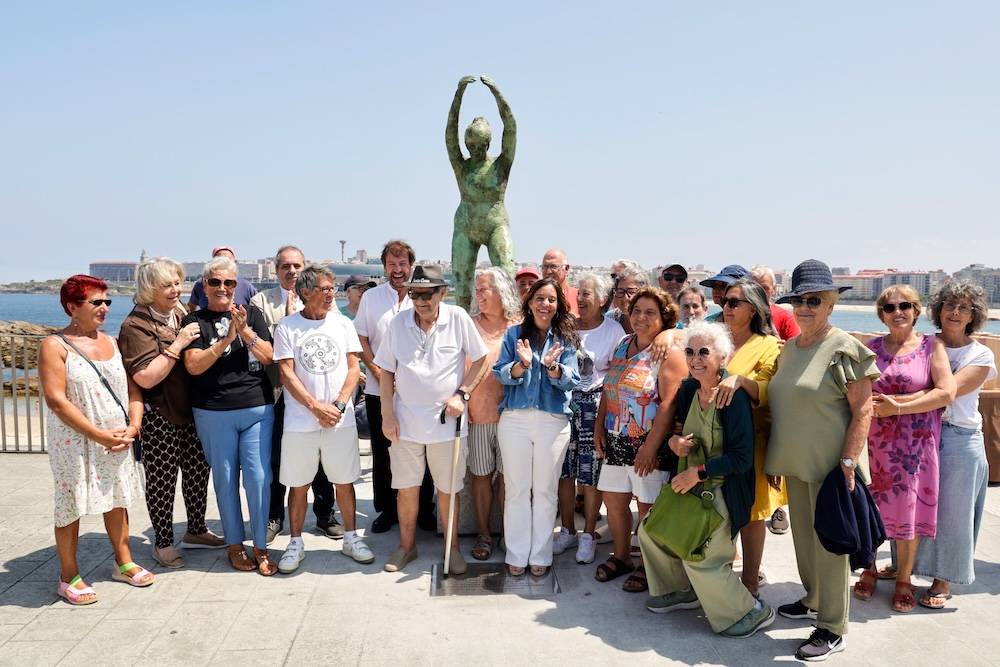 Estatua aos Glofinos de Riazor