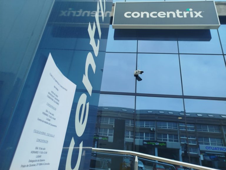 Traballadoras de Concentrix mobilizadas contra o ERE esixen alternativas á “destrución de emprego”