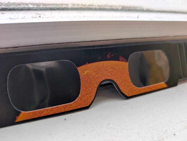 gafas para o eclipse
