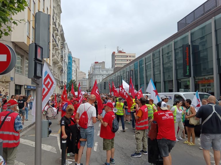 Manifestación na Coruña para reclamar o desbloqueo do convenio do comercio de alimentación