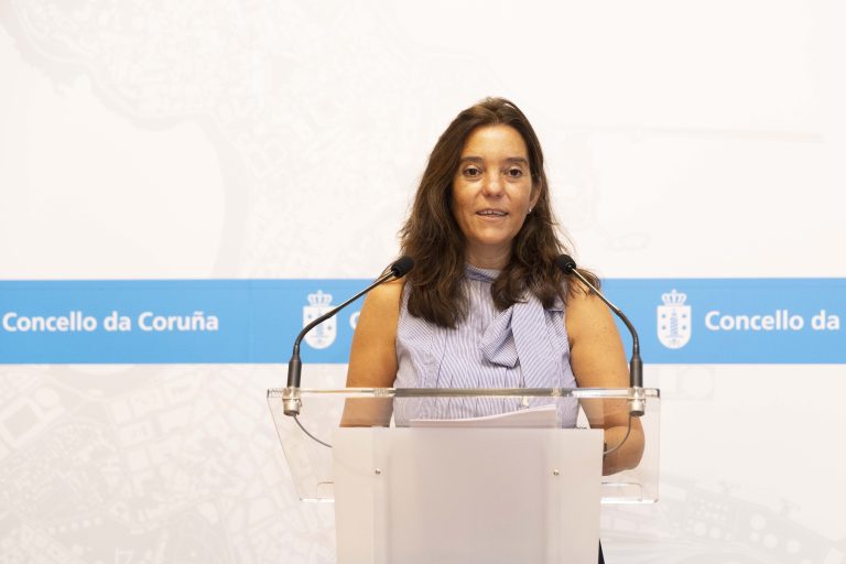 A alcaldesa da Coruña pídelle “altura de miras” ao BNG tras deixala plantada para negociar os orzamentos de 2027