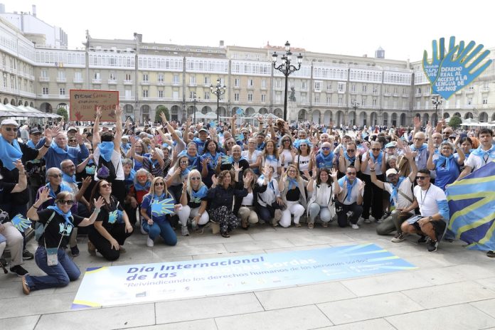A comunidade xorda de Galicia reivindica os seus dereitos humanos na Coruña FAXPG
