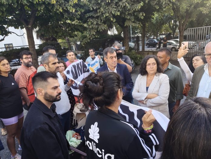 Roman Rodriguez ante as familias do CEIP Prácticas-Foto-ANPA