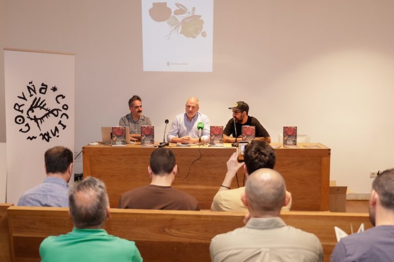 Manel Cráneo, Gonzalo Castro e Moncho Bargo na presentación de Sabor Coruño