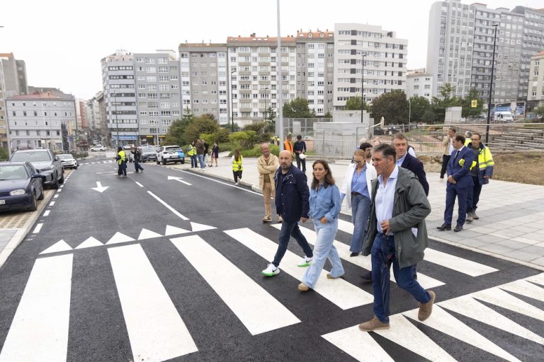 Avanzan os traballos do polígono residencial de San Pedro de Visma cos apertura dunha nova vía