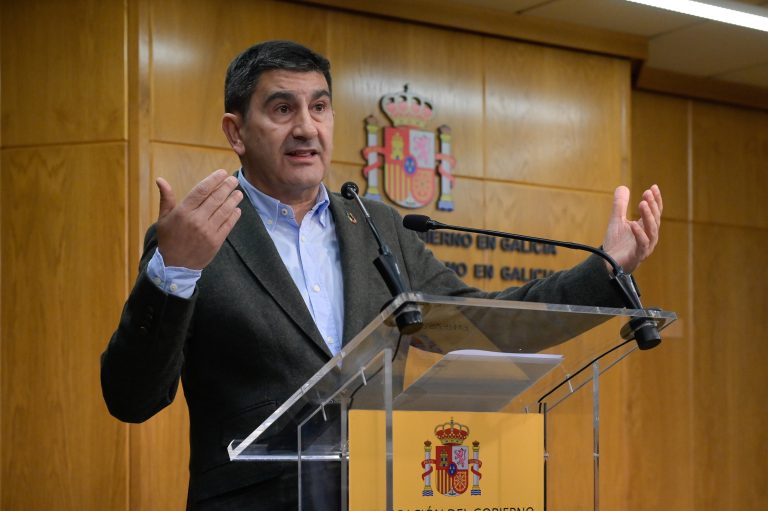 O delegado do Goberno vincula os altercados da noite con “un grupo radical moi reducido” e apoia a actuación policial