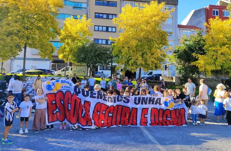 Labañou e San Roque celebraron unha merenda colectiva por unha escola “digna e segura”
